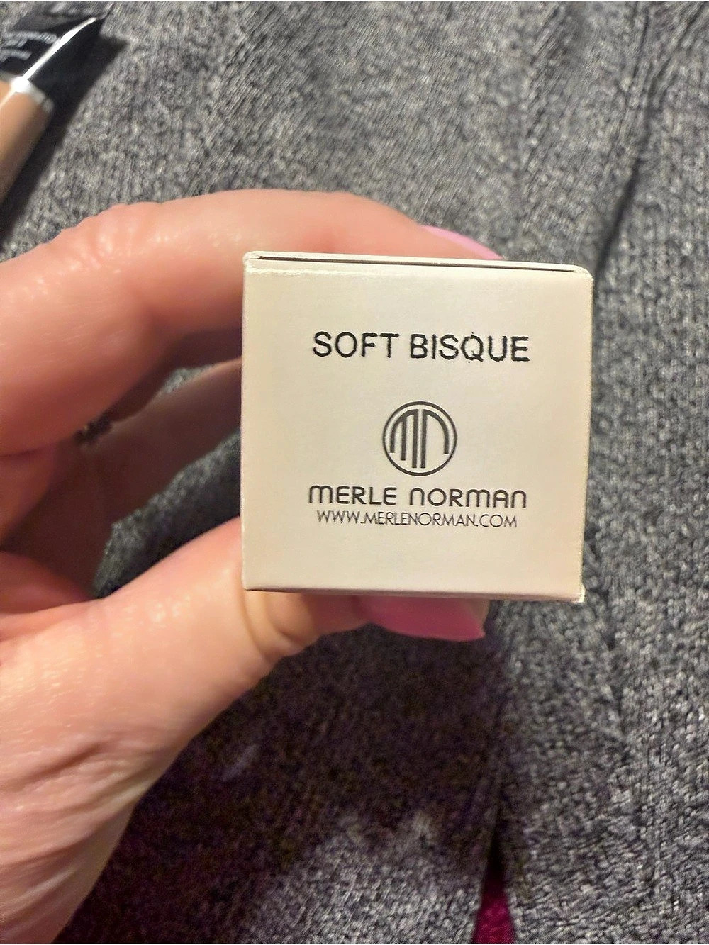 NEW Merle Norman Expert Finish Makeup Broad Spectrum SPF 25 Foundation SPF 25 So